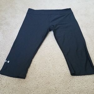 Cropped black leggings